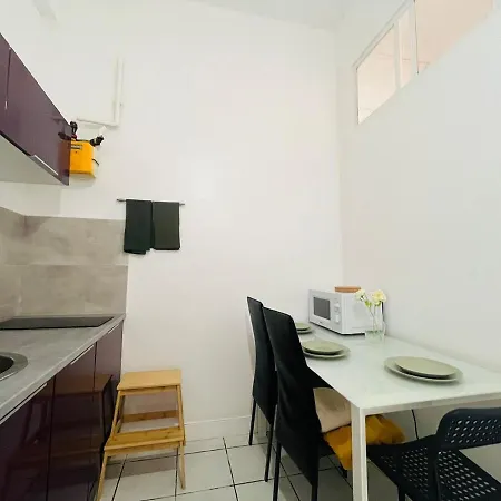 アパート Spacious And Modern